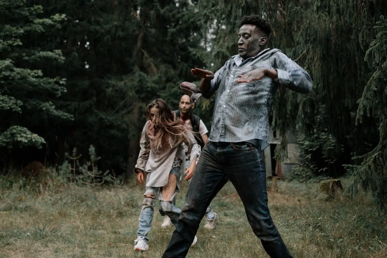Zombie-elokuvat: elävien kuolleiden alagenren opas